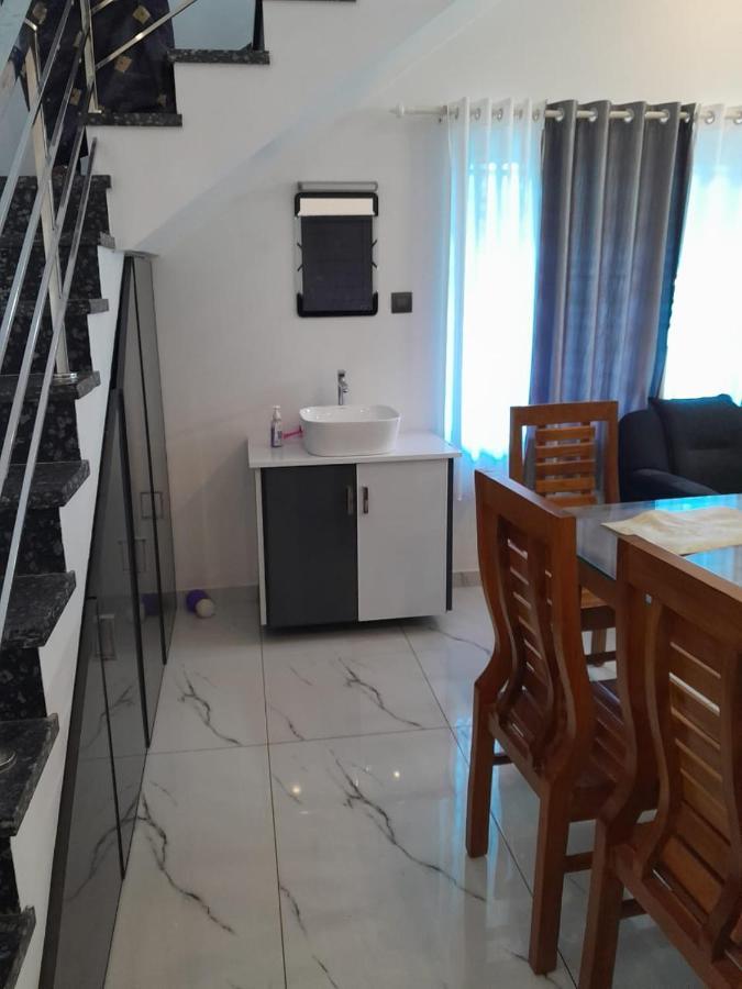 Enocean Homestay Cherai Beach Exterior photo
