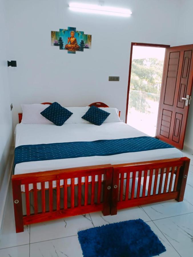 Enocean Homestay Cherai Beach Exterior photo