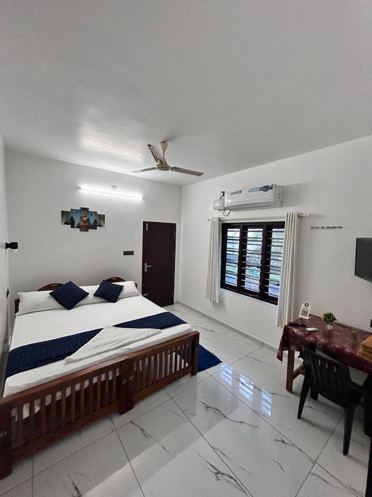 Enocean Homestay Cherai Beach Exterior photo